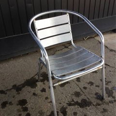 A-353△ y ③ 岐阜発/ ガーデンチェアー/ アルミ製/ イス/ 4脚セット/ 屋外/ テラス/ カフェ/ アームチェア/ 多数あり/ 現状品/ R7.8/13△の画像