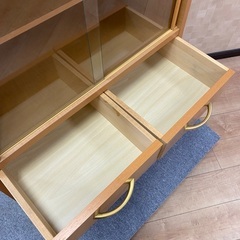 中古◆格安◆食器棚◆カップボード◆薄型◆スリム◆ガラス戸◆可動棚◆ナチュラル◆の画像
