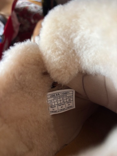 UGG モコモコスニーカーです