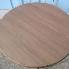 折りたたみテーブル　丸テーブル　木目ダークブラウン　φ800H710の画像