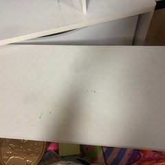 おもちゃ箱 机 棚の画像