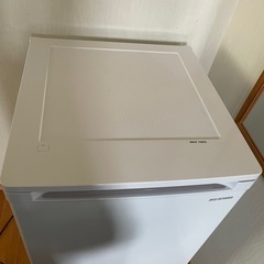 アイリスオーヤマ　冷凍庫 60L IUSD-6A-W 2022年式の画像