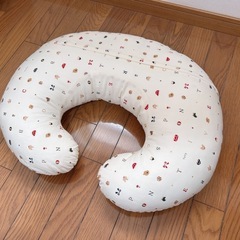 授乳クッション 赤ちゃんの城の画像