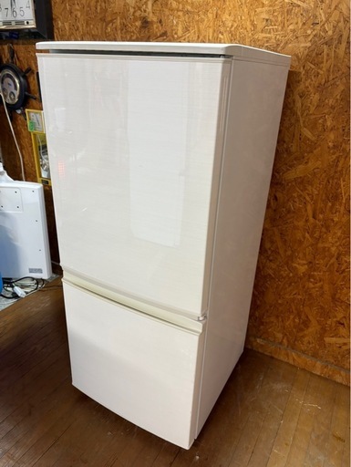 A1820 SHARPシャープ 2ドア冷蔵庫 137L 2017年製