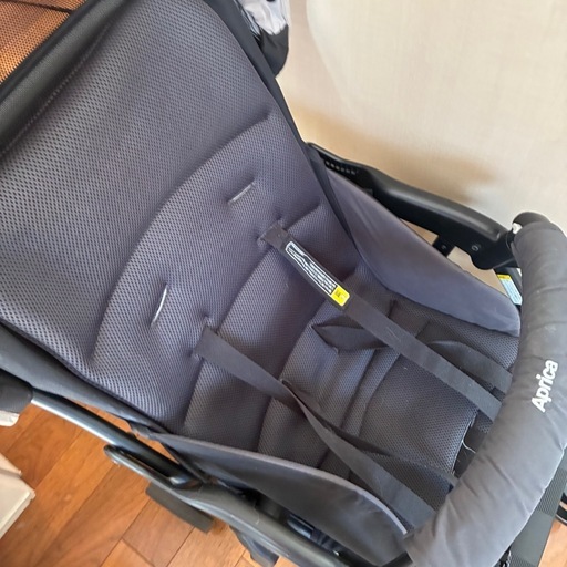【かなり美品】定価48000円　アプリカ　最軽量ベビーカー　ラクーナビッテ