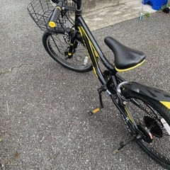 ③キッズバイク 20インチ 黒と黄色の画像