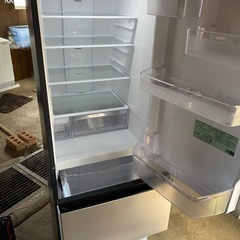 日立3ドア冷蔵庫の画像