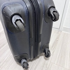 機内持ち込みスーツケースの画像
