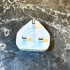 イギリス・香港などにUSBアダプターの画像