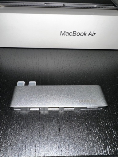 【極美品】MacBook Air M1 8GB/256GB 付属品あり保護ケース付