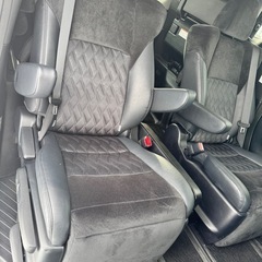 アルファード　ハイブリッド四駆　自動車本体の画像