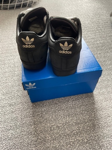adidasスーパースター　黒　28