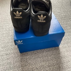 adidasスーパースター　黒　28の画像