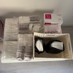 棚、オイル、ライト、アメニティ、タオル、タオルウォーマーの画像