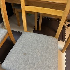 ダイニングテーブル、椅子4脚セットの画像