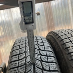 【ラック付き・中古】ミシュラン スタッドレスタイヤ 205/65R15 ホイールセット 溝約7mmの画像