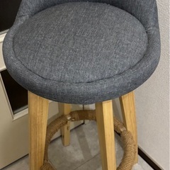 カジュアルでオシャレなカウンターチェア　2脚　グレーの画像