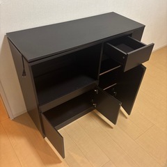 キッチンボード(食器棚)の画像