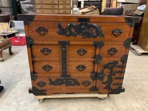 車箪笥　民芸家具 民芸家具 車箪笥 115cm×40cm×H93cm 重厚な金具のアンティーク調の和