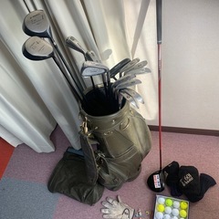 お譲りします！革調バッグ付メンズゴルフセットの画像