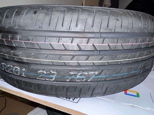 新品タイヤ　ケンダKR201  215/45/18 1本のみ