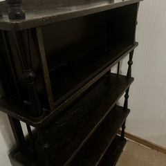 アンティーク、レトロな本棚の画像