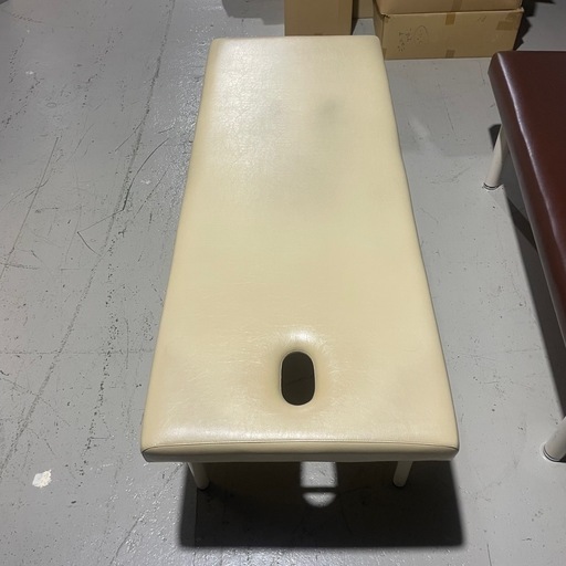 高田ベッド　エステベッド　施術台