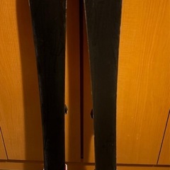 スキーとストックの画像