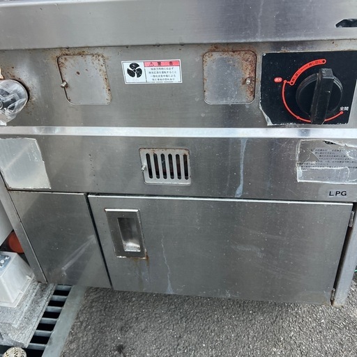 業務用厨房機器のそば釜またはゆで麺機