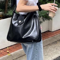 新品　ショルダーバッグの画像