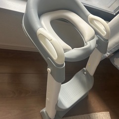 折りたたみ 補助便座 トイレ 踏み台 グレー トイトレ用の画像