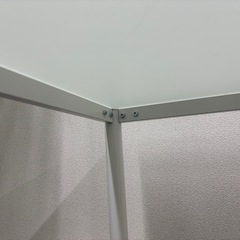 デザインテーブル　シンプルの画像