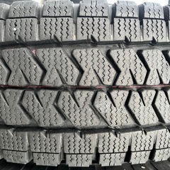 スタッドレスタイヤ4本195/80R15 107/105N LT ブリヂストンBS ブリザックVL10 倉庫保管 ゴム質良 ミゾ多バリ溝　の画像