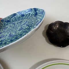 【ジャンク】　割れてる、汚れ？が取れないお皿の画像