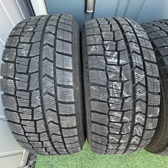 DUNLOP製のウィンタータイヤ　スタッドレスの画像