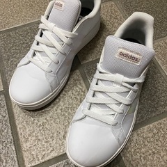 adidasスニーカー　未洗浄でいい場合500円引き
の画像