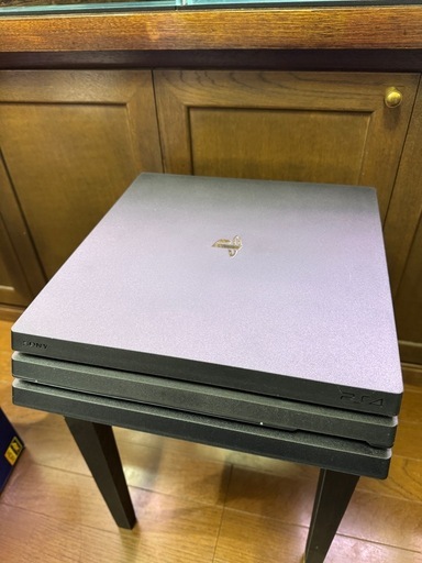美品　PS4 PRO