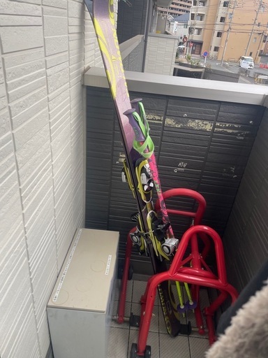 SALOMON スキー板 LEKI ストック