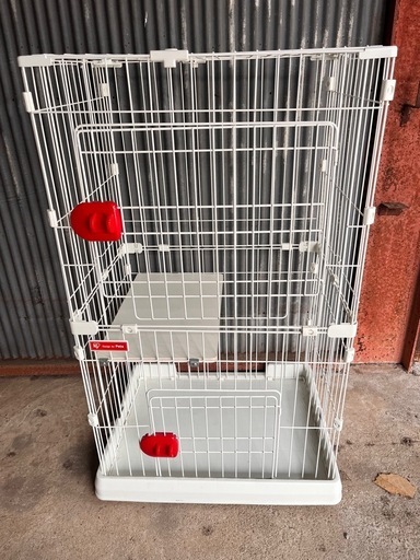 中古アイリスオーヤマ ホワイトキャットケージ 2段構造 (たらちゃん