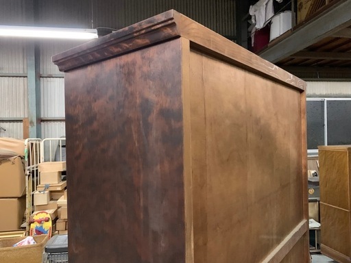 北海民芸家具 ガラスキャビネット 86cm×38cm×H180cm 重厚感ある高級ガラス戸棚です☺️