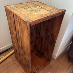 【取引中】リンゴの木箱の画像