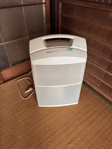 美品❗️National/パナソニック 除湿器パワフル除湿器CD-AB100K-W 美品❗️National/パナソニック 除湿器パワフル除湿器CD-AB100K-W