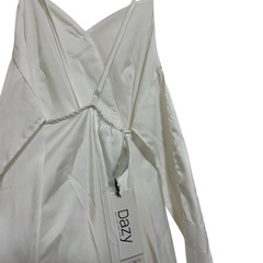 Dazy ホワイト Vネック キャミワンピースの画像