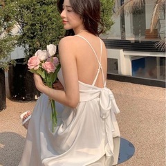 Dazy ホワイト Vネック キャミワンピースの画像