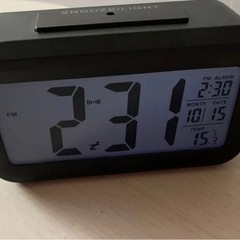 デジタル目覚まし時計 温度計 湿度計 カレンダー機能付き ブラックの画像