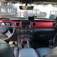 唯一無二の希少左ハンドル　カスタム費用○百万円ジープグラジエーターです‼️の画像