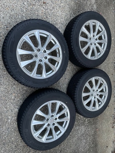 タイヤ ブリヂストン スタッドレス ブリザック DM-V3 225/60R18 2023年