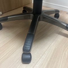 パソコンチェア　椅子　キャスター付きの画像