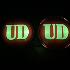 ニッサンディゼル純正ＵＤマークの画像