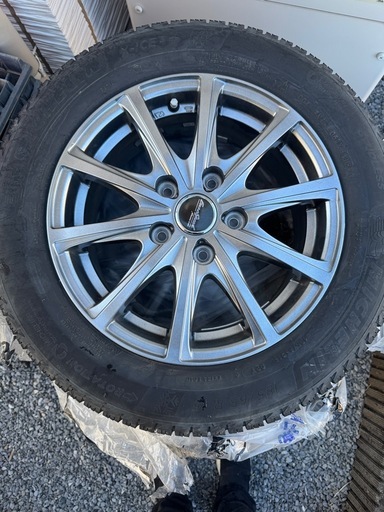 最終値下げ！！185/65R15スタッドレスタイヤ　フリード他